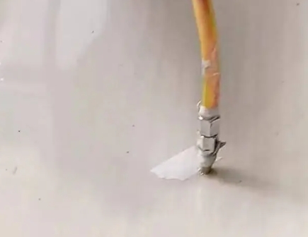 丰润瓷砖空鼓维修公司专业解答在瓷砖铺贴过程中，如果使用的砂料过粗（如全部使用了粗砂），可能会导致以下问题